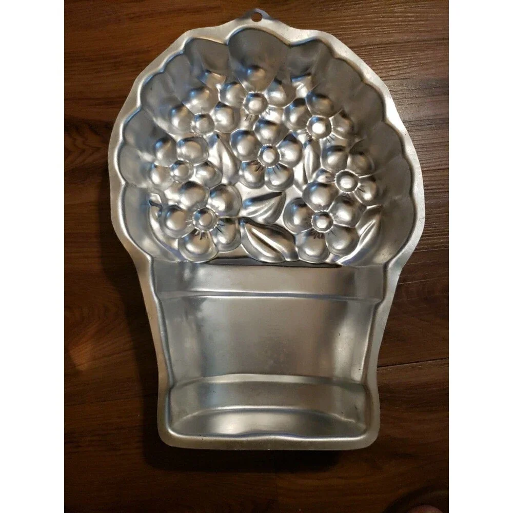 VINTAGE 1998 WILTON FLOWER POT/SPRING BOUQUET CAKE PAN #2105-2030 MOTHER'S DAY